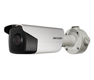 2МП IP відеокамера Hikvision з технологією LightFighter DS-2CD4A24FWD-IZS DS-2CD4A24FWD-IZS фото
