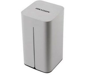 8-канальный сетевой видеорегистратор DS-7108NI-E1/V/W DS-7108NI-E1/V/W фото